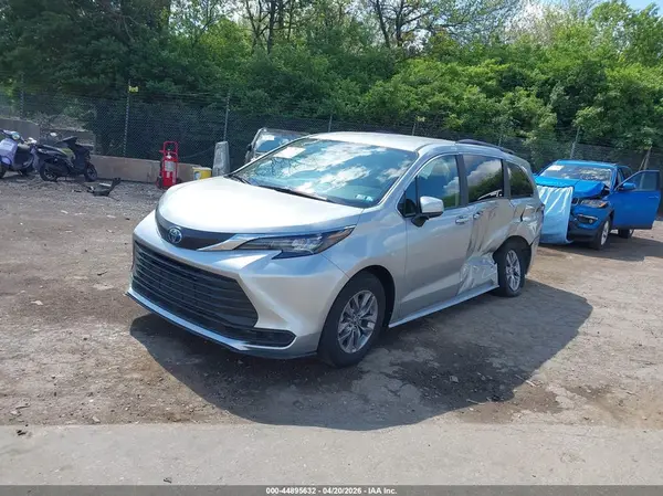 5TDKSKFC7SS171411 2025 TOYOTA SIENNA - Image 2