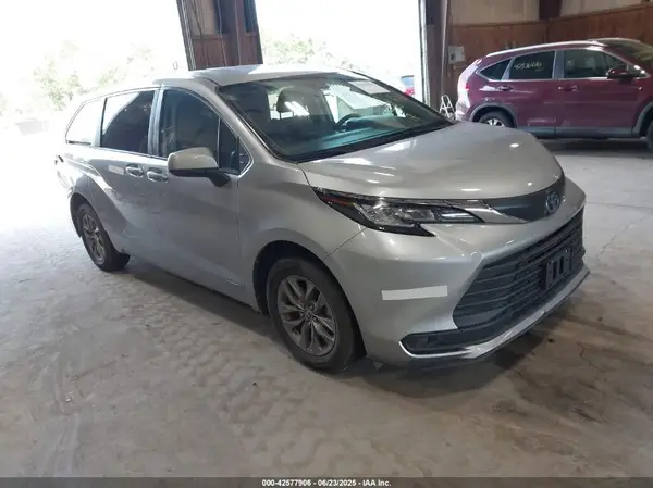 5TDKSKFC8MS035873 2021 TOYOTA SIENNA - Image 1
