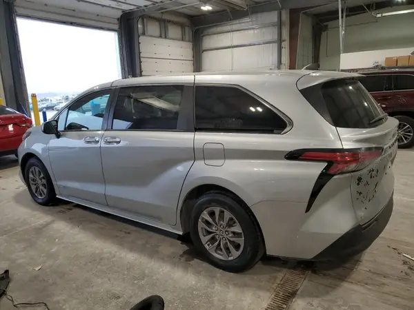 5TDKSKFC8MS036554 2021 TOYOTA SIENNA - Image 2