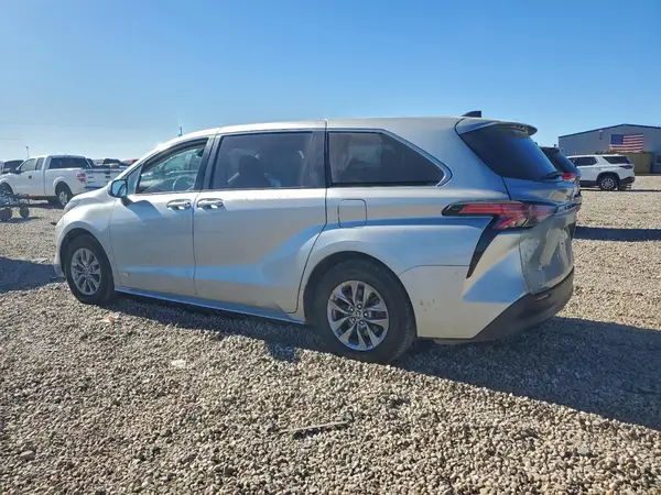 5TDKSKFC8MS036683 2021 TOYOTA SIENNA - Image 2
