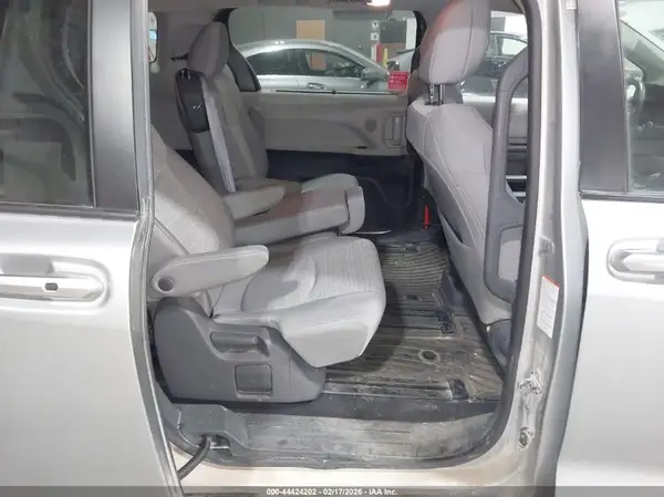 5TDKSKFC8MS036800 2021 TOYOTA SIENNA - Image 8