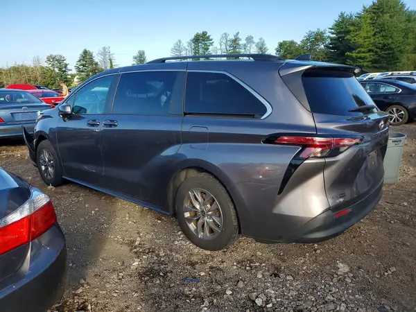 5TDKSKFC8NS042386 2022 TOYOTA SIENNA - Image 2