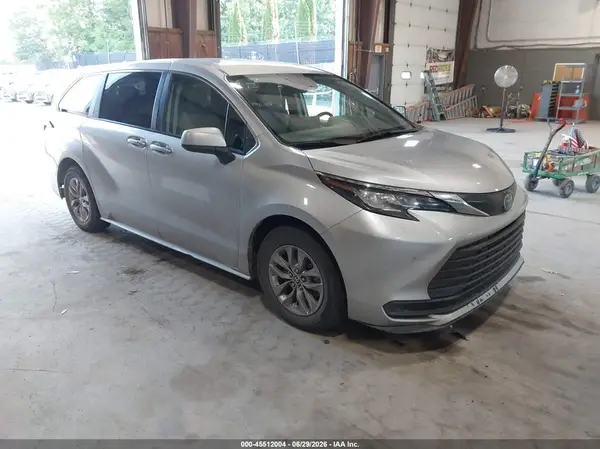 5TDKSKFC8NS065960 2022 TOYOTA SIENNA - Image 1
