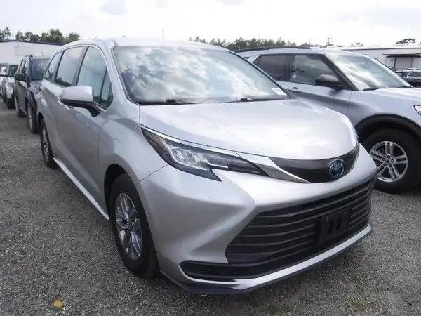 5TDKSKFC8NS070446 2022 TOYOTA SIENNA - Image 2