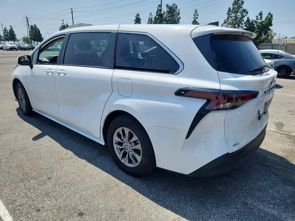 5TDKSKFC8PS089761 2023 TOYOTA SIENNA - Image 2