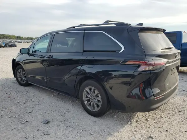 5TDKSKFC8RS127492 2024 TOYOTA SIENNA - Image 2