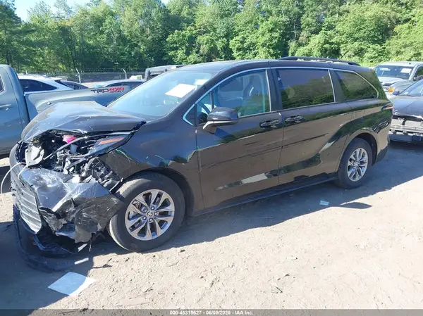 5TDKSKFC8RS128691 2024 TOYOTA SIENNA - Image 2