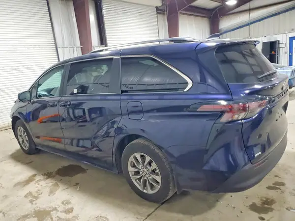 5TDKSKFC8RS139674 2024 TOYOTA SIENNA - Image 2