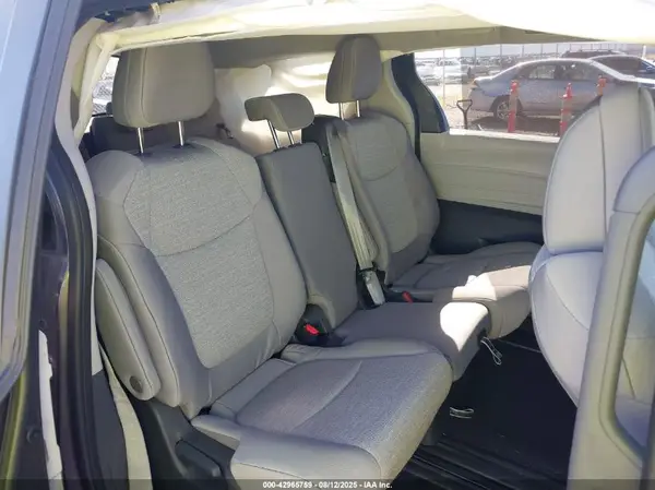 5TDKSKFC8RS25D694 2024 TOYOTA SIENNA - Image 8