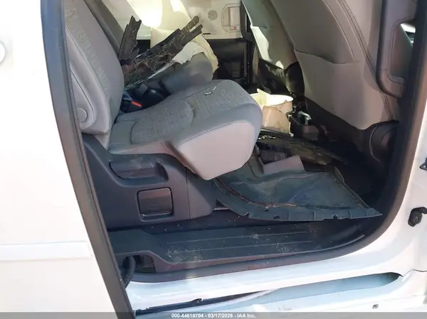 5TDKSKFC8SS175712 2025 TOYOTA SIENNA - Image 8
