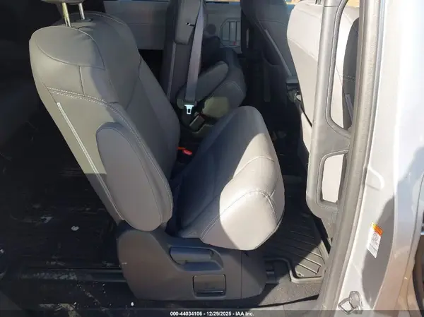 5TDKSKFC8SS185169 2025 TOYOTA SIENNA - Image 8