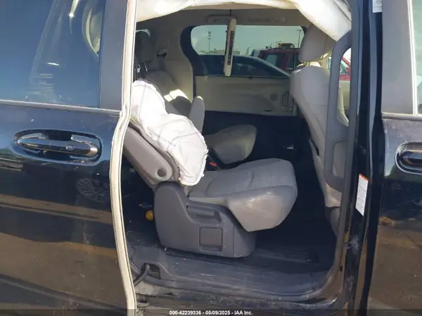 5TDKSKFC9MS027152 2021 TOYOTA SIENNA - Image 8