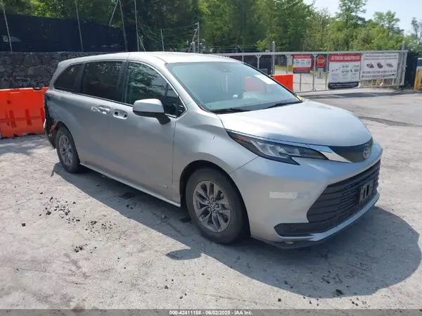 5TDKSKFC9MS035607 2021 TOYOTA SIENNA - Image 1