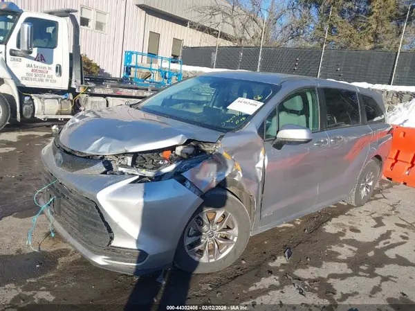 5TDKSKFC9MS036739 2021 TOYOTA SIENNA - Image 2