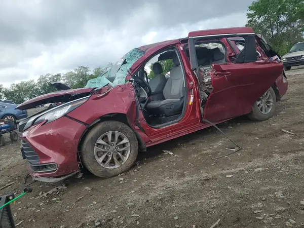 5TDKSKFC9NS056913 2022 TOYOTA SIENNA - Image 1