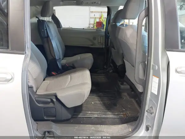 5TDKSKFC9NS066034 2022 TOYOTA SIENNA - Image 8