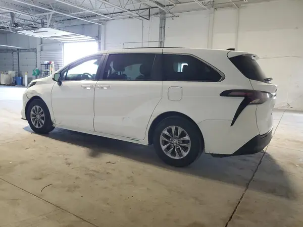 5TDKSKFC9PS074167 2023 TOYOTA SIENNA - Image 2