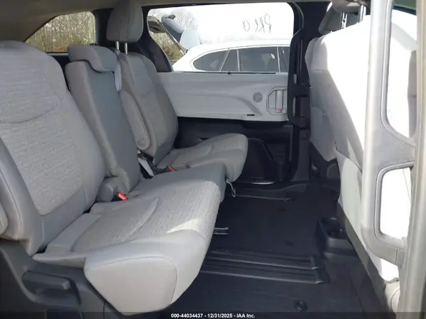 5TDKSKFC9SS184757 2025 TOYOTA SIENNA - Image 8