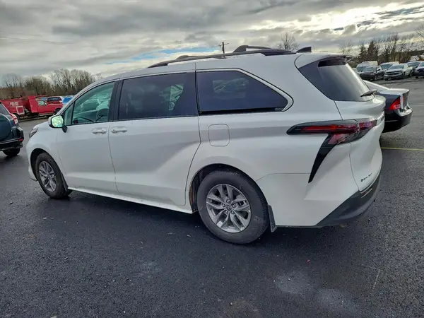 5TDKSKFC9SS190252 2025 TOYOTA SIENNA - Image 2