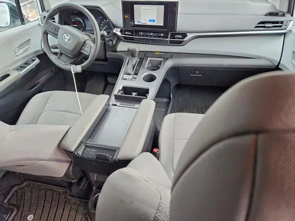 5TDKSKFC9SS190252 2025 TOYOTA SIENNA - Image 8