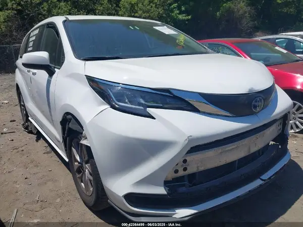 5TDKSKFCXMS005371 2021 TOYOTA SIENNA - Image 1