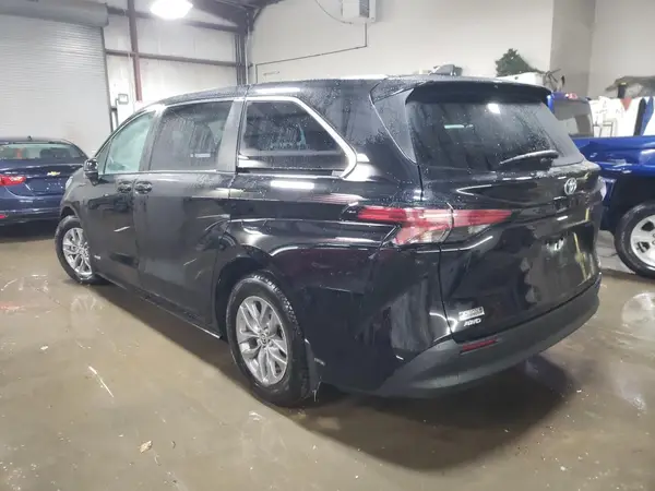 5TDKSKFCXMS017441 2021 TOYOTA SIENNA - Image 2