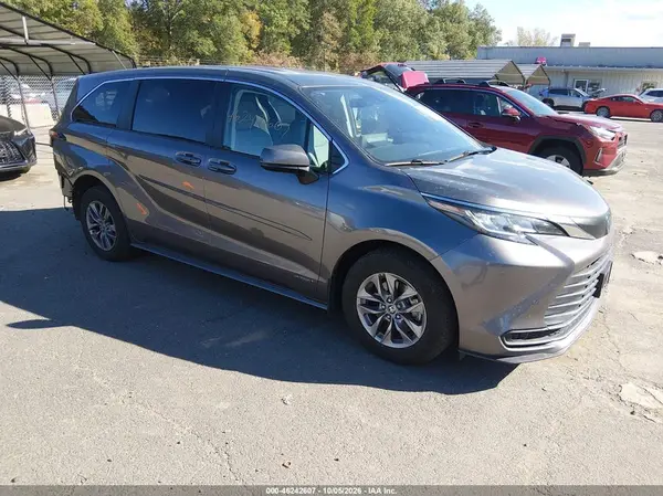 5TDKSKFCXMS019688 2021 TOYOTA SIENNA - Image 1