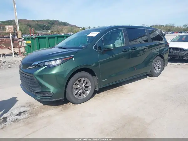 5TDKSKFCXMS023790 2021 TOYOTA SIENNA - Image 2