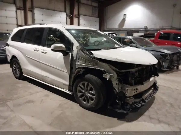 5TDKSKFCXMS029864 2021 TOYOTA SIENNA - Image 1