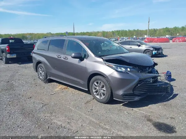 5TDKSKFCXMS031520 2021 TOYOTA SIENNA - Image 1