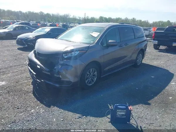 5TDKSKFCXMS031520 2021 TOYOTA SIENNA - Image 2
