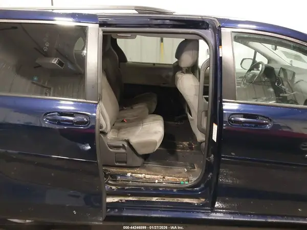 5TDKSKFCXMS033767 2021 TOYOTA SIENNA - Image 8