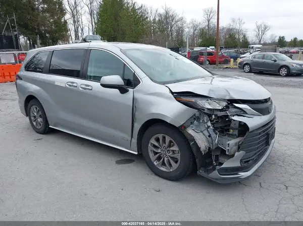 5TDKSKFCXMS036779 2021 TOYOTA SIENNA - Image 1
