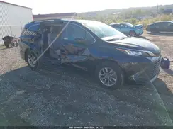 5TDKSKFCXMS037060 2021 TOYOTA SIENNA