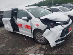 5TDKSKFCXNS044043 2022 TOYOTA SIENNA