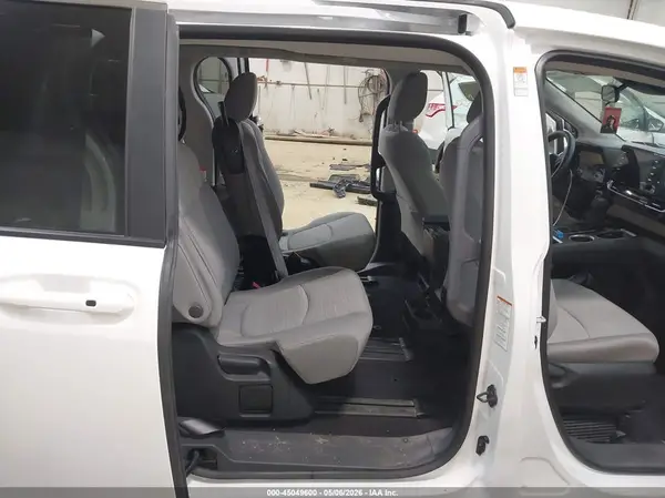 5TDKSKFCXRS110810 2024 TOYOTA SIENNA - Image 8