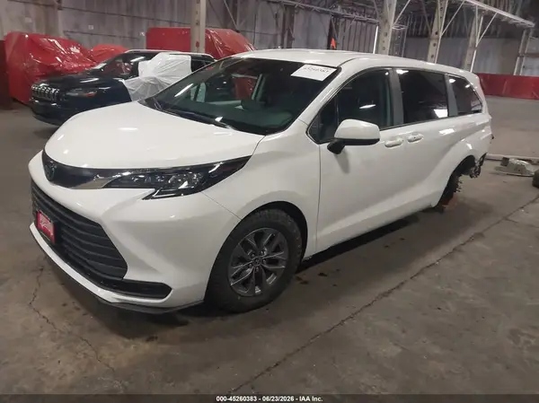 5TDKSKFCXRS120897 2024 TOYOTA SIENNA - Image 2