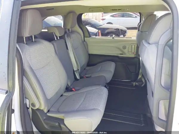 5TDKSKFCXRS147050 2024 TOYOTA SIENNA - Image 8