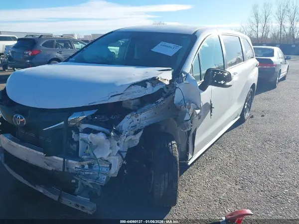 5TDKSKFCXSS166722 2025 TOYOTA SIENNA - Image 2