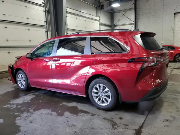 5TDKSKFCXSS177249 2025 TOYOTA SIENNA - Image 2