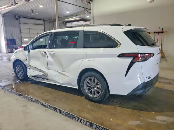 5TDKSKFCXSS178983 2025 TOYOTA SIENNA - Image 2