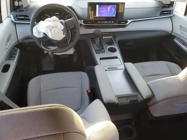 5TDKSKFCXSS181351 2025 TOYOTA SIENNA - Image 8