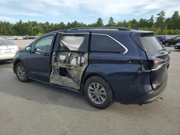 5TDKSKFCXSS182273 2025 TOYOTA SIENNA - Image 2