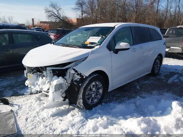 5TDKSKFCXSS202683 2025 TOYOTA SIENNA - Image 2