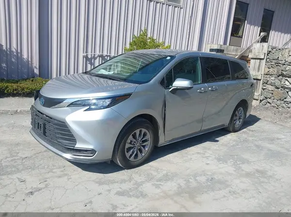 5TDKSKFCXSS210069 2025 TOYOTA SIENNA - Image 2