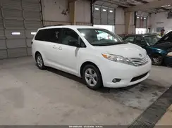 5TDKZ3DC0HS778313 2017 TOYOTA SIENNA
