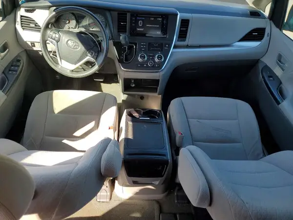 5TDKZ3DC0HS791336 2017 TOYOTA SIENNA - Image 8