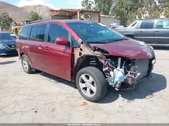 5TDKZ3DC0HS793815 2017 TOYOTA SIENNA