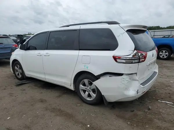 5TDKZ3DC0HS799890 2017 TOYOTA SIENNA - Image 2