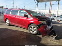5TDKZ3DC0HS807762 2017 TOYOTA SIENNA
